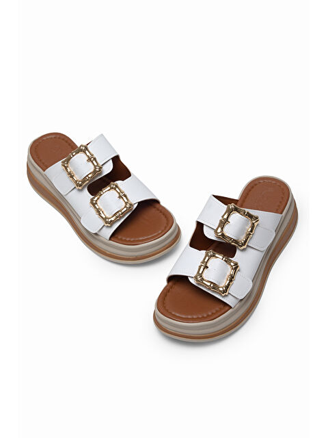 TONNY BLACK Kadın Beyaz Rahat Kalıp Yüksek Taban Tokalı Terlik - S000514929-20063