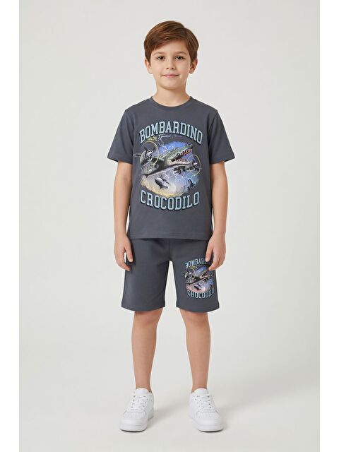 Cansın Mini Füme Uçak Baskılı Yazılı Tişörtlü Erkek Çocuk Şortlu 2li Takım 23923