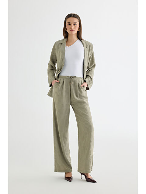 QUZU Çizgili Bağcıklı Bol Paça Pantolon Haki - S000497533-18547