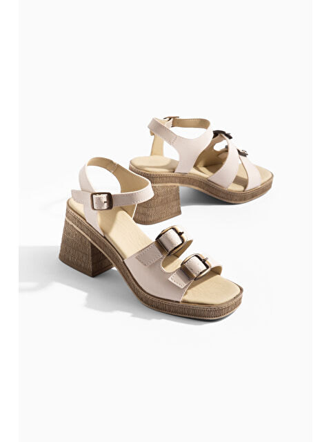 Daxtors Vados Günlük Ortopedik Klasik Topuklu  Kadın Ayakkabı