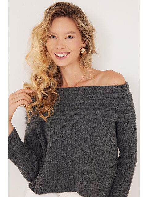 TUDORS Kadın Regular Fit Klasik Kesim Uzun Kollu Omzu Açık Antrasit Kazak - S000522716-29666