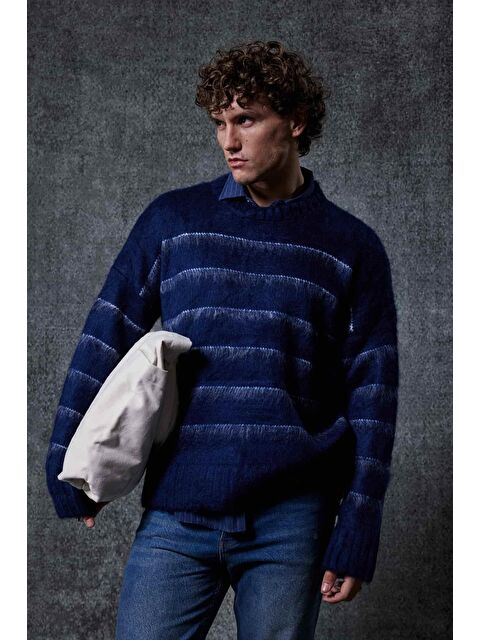 Abluka Online Erkek Oversize Çizgili Tüylü Triko Kazak Lacivert - S000457375-21164