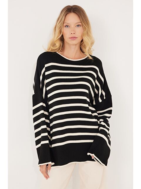 TUDORS Kadın Oversize Geniş Kesim Bisiklet Yaka Çizgili Siyah Kazak - S000522765-19351