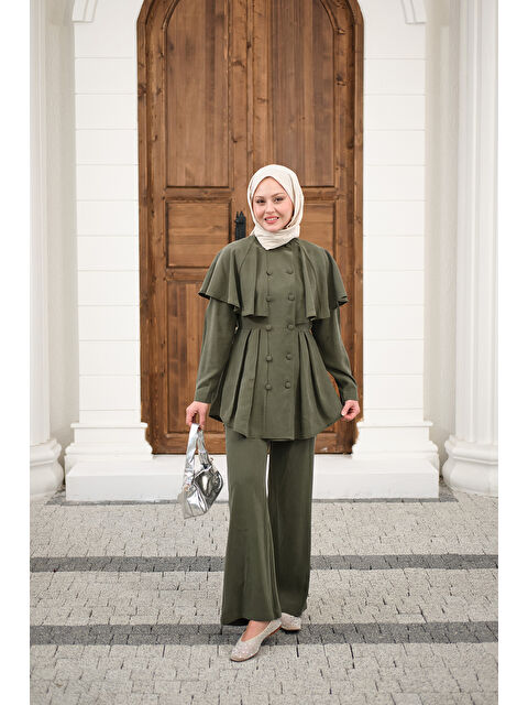 Locco Moda Kadın Düğme Detay Pelerinli Pantolonlu Takım Yeşil