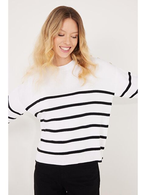 TUDORS Kadın Slim Fit Dar Kesim Bisiklet Yaka Çizgili Beyaz Kazak - S000522797-20063