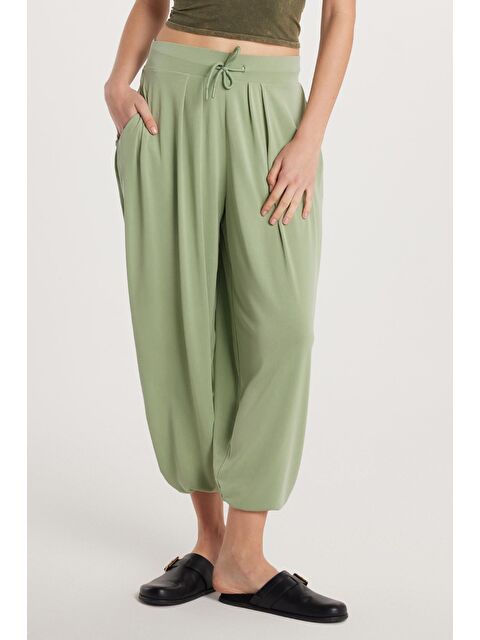 TUDORS Kadın Standart Fit Modal Kumaş Cepli Beli Bağcıklı Balon Pantolon - S000522799-18194