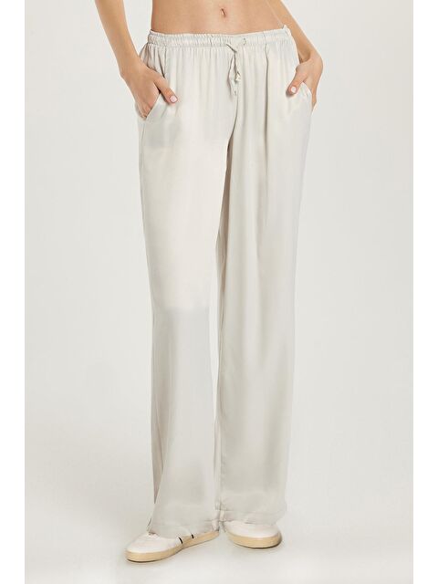 TUDORS Kadın Regular Fit Beli Lastikli Bağlamalı Saten Palazzo Geniş Paça Gri Pantolon - S000522804-20600