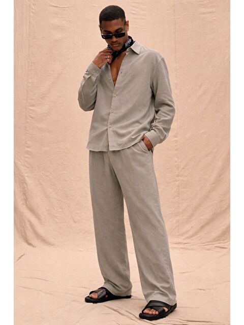 Tarz Cool Erkek Haki Lyocell Kumaş Oversize Gömlek Pantolon Takım – Rahat Kesim Yazlık Kombin