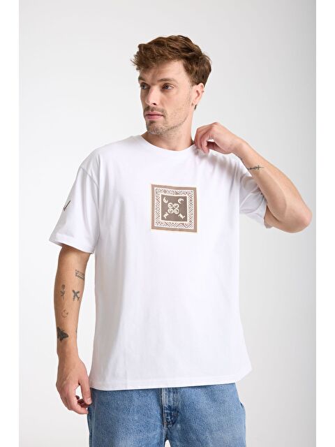 Tarz Cool Erkek Beyaz Cool Ön Ve Arka Baskılı Oversize Bisiklet Yaka Tişört - S000385335-20063