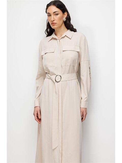 Mizalle Çift Cepli Uzun Kemerli Taş Rengi Safari Elbise