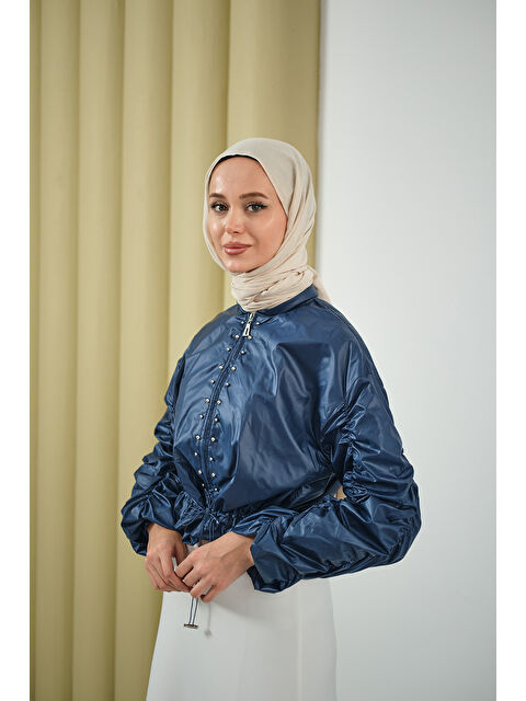 Locco Moda Kadın Ön Boncuk Detay Kısa Yağmurluk Lacivert - S000497594-21164