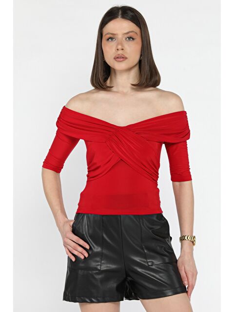 Gülseli Madonna Yaka Drapeli Kadın Crop Bluz - S000361111-20045