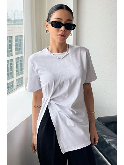 Tarz Cool Kadın Asimetrik Tişört Yırtmaçlı Basic Oversize Kısa Kollu Modern T-Shirt