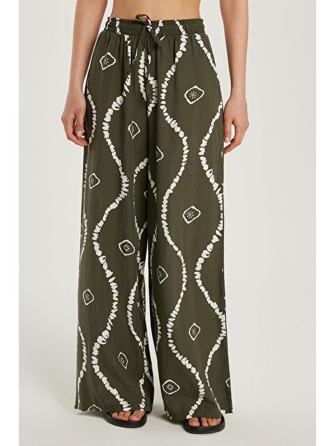 TUDORS Kadın Regular Fit Beli Bağcıklı Geniş Paça Baskılı Pantolon - S000522862-23173