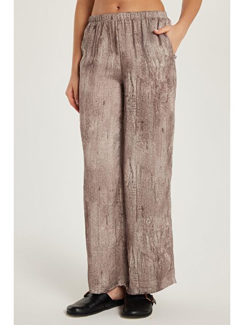 TUDORS Kadın Slim Fit Lastikli Baskılı Geniş Paça Vizon Pantolon - S000522874-26429