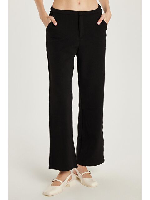 TUDORS Kadın Slim Fit Dar Kesim Geniş Paça Siyah Pantolon - S000522875-19351