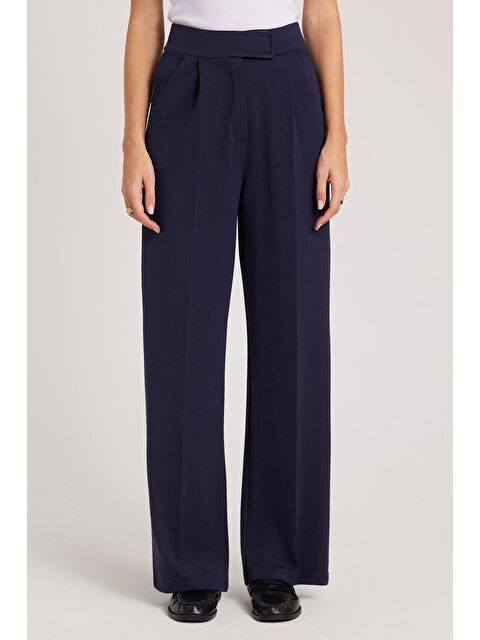 TUDORS Kadın Regular Fit Klasik Kesim Cırt Kapamalı Geniş Paça Lacivert Pantolon - S000522890-21164