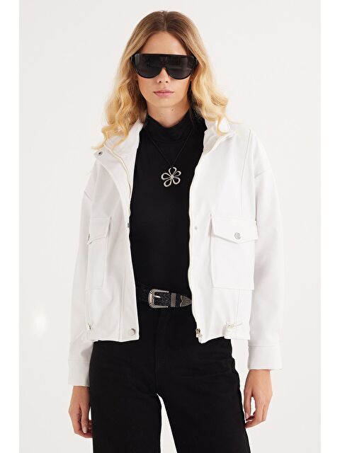 TUDORS Kadın Regular Fit Klasik Kesim Fermuarlı Çıtçıt Kapamalı Beyaz Ceket - S000521267-20063