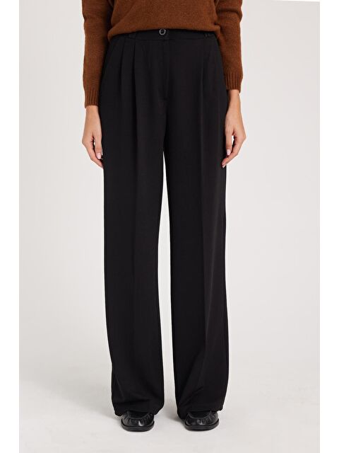 TUDORS Kadın Regular Fit Klasik Kesim Yüksel Bel Geniş Paça Siyah Pantolon - S000522893-19351