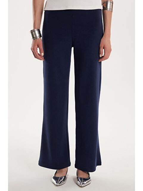 TUDORS Kadın Relax Fit Rahat Kesim Lastikli Geniş Paça Modal Lacivert Pantolon - S000522894-21164