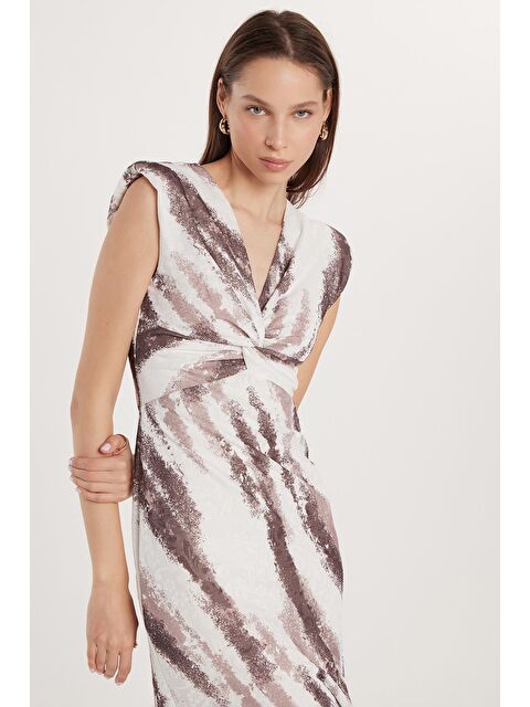 TUDORS Kadın Slim Fit Dar Kesim Kolsuz V Yaka Midi Boy Elbise - S000520446-23173