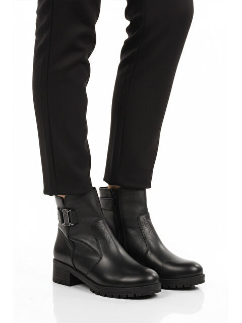 Ayakmod Siyah Hakiki Deri İçi Polarlı Kadın Topuklu Bot 16463-1 Z - S000464954-19351