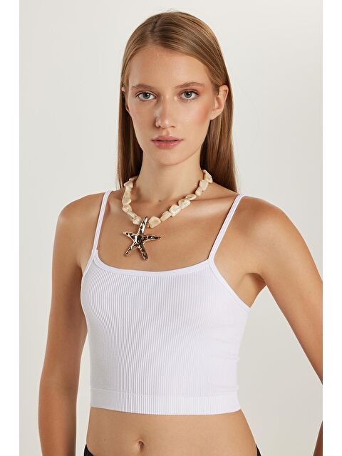 TUDORS Kadın Slim Fit Dar Kesim İnce Askılı U Yaka Beyaz Crop Atlet - S000521276-20063