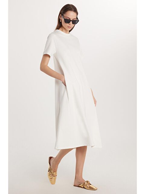 TUDORS Kadın Regular Fit Kısa Kollu Yan Cepli Bisiklet Yaka Uzun Ekru Elbise - S000520468-19965