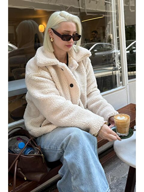 Madmext Bej Deri Detaylı Kadın Pelüş Mont Mg2485 - S000437729-19928