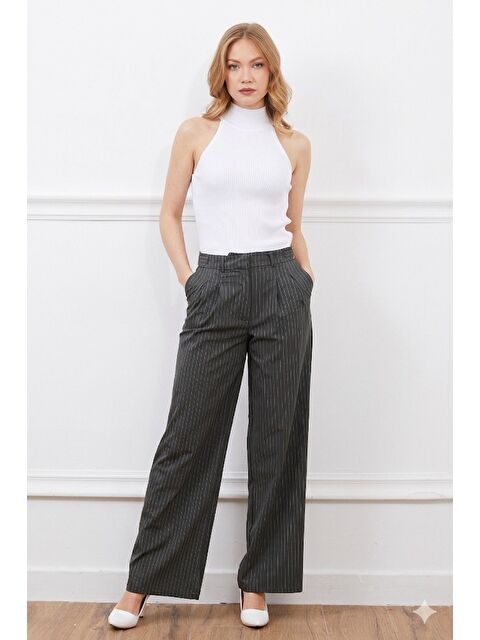 Fullamoda Çizgili Pileli Kemer Detaylı Kumaş Pantolon