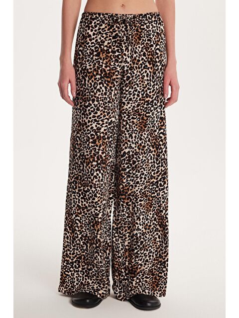 TUDORS Kadın Slim Fit Dar Kesim Beli Lastikli Bağlamalı Leopar Desenli Pantolon - S000522914-23173