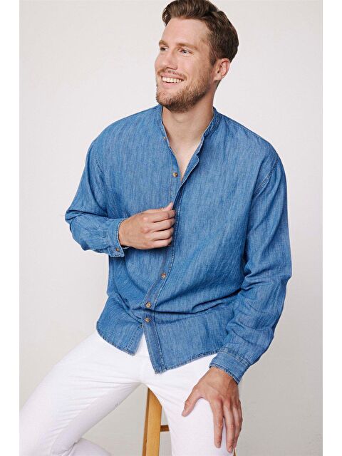 TUDORS Relax Fit Uzun Kollu Hakim Yaka Mavi Denim Gömlek