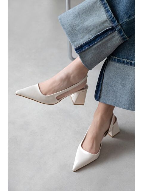 Straswans Luan Kadın Kırışık Deri Topuklu Ayakkabı Krem