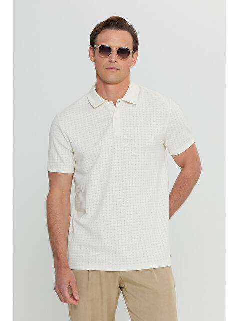 AC&Co / Altınyıldız Classics Erkek Ekru Pamuklu Dar Kesim Polo Yaka Jakarlı Esnek Tişört - S000512263-19965