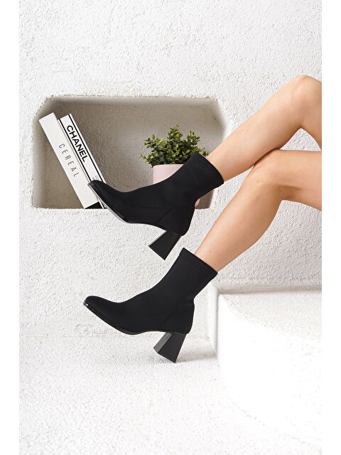 Daxtors D029 Kadın Streç Bilekli Orta Boy Topuklu Bot - S000266523-2595