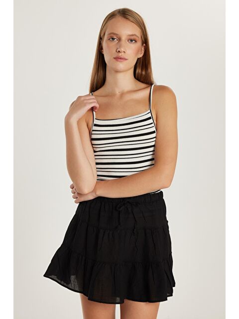 TUDORS Kadın Slim Fit Dar Kesim İnce Askılı Çizgili Kare Yaka Body Atlet - S000521339-23173