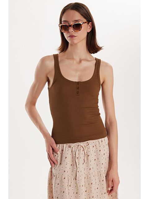 TUDORS Kadın Modal Kumaş Standart Fit İnce Askılı U Yaka Düğmeli Body Atlet - S000521341-20074