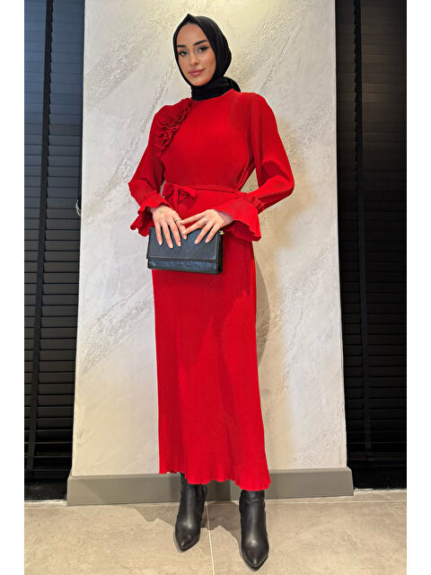 Julude Bel Kuşaklı Gül Detaylı Tesettür Piliseli Elbise - S000365187-20045