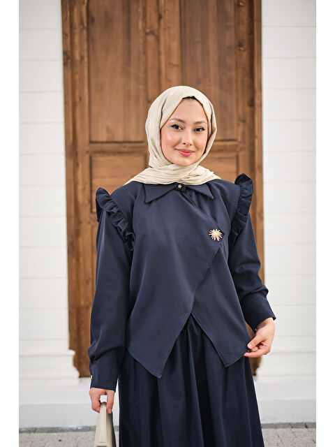 Locco Moda Kadın Kol Büzgülü Broş Detay Gömlek Lacivert