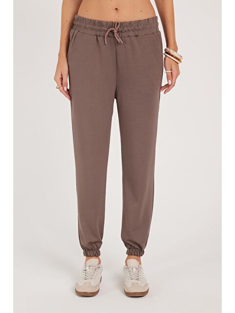 TUDORS Kadın Relax Fit Rahat Kesim Modal Kumaş Beli Bağlamalı Lastikli Jogger Açık Kahve Eşofman Altı - S000521364-17365