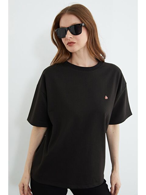 Fullamoda Metal Aksesuarlı Bisiklet Yaka Oversize Tişört - S000532025-19351