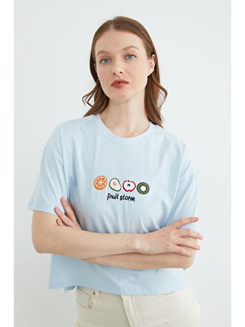 Fullamoda Meyve Nakışlı Yırtmaçlı Oversize Tişört - S000532024-17234