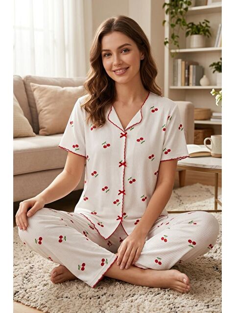 Fullamoda Fiyonk ve Puantiye Desenli V Yaka Pijama Takımı