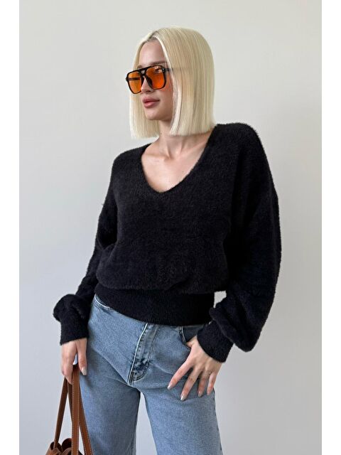 Madmext Siyah V Yaka Yumuşak Dokulu Kadın Kazak Mg2499 - S000437799-19351