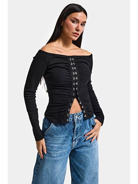 It's Basic Kadın Siyah w5 Agraf Detaylı Omzu Açık Özel Tasarım Crop Top - S000526357-19351