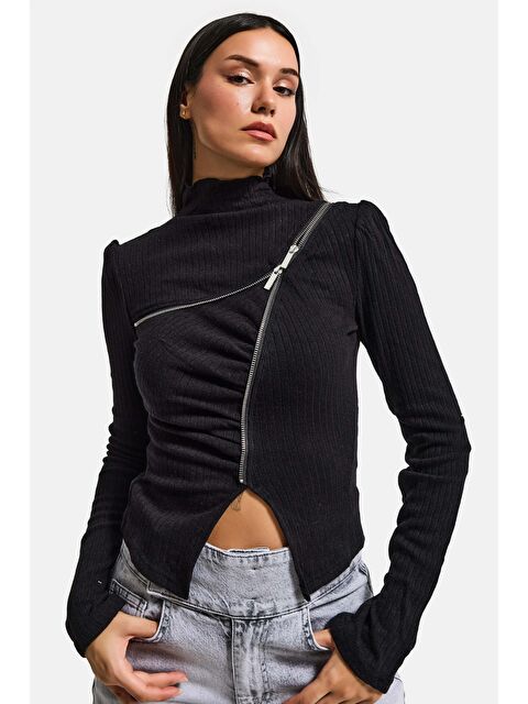 It's Basic Kadın Siyah w5 Asimetrik Kesim Fermuar Detaylı Özel Tasarım Crop Top - S000526358-19351