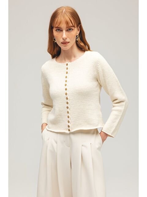 Saade Ekru Kadın Ahşap Düğmeli Uzun Kollu Bisiklet Yaka Triko Hırka