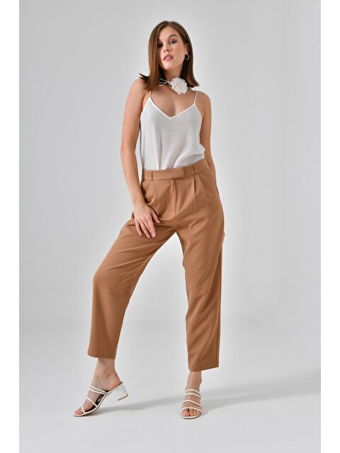 Saade Kamel Çift Pileli Regular Dokuma Pantolon