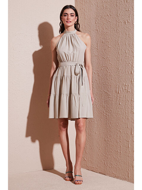 Lela Pileli Regular Fit Halter Yaka Mini Boy Kemerli Kadın Elbise 6772041 - S000359094-25636