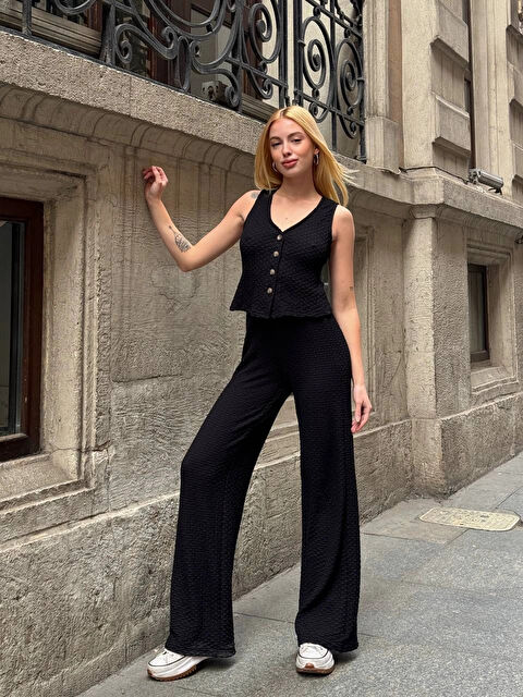 Hazelin Kadın Siyah Gofre Kumaş Yelek Pantolon İkili Takım HZL25S-ZK13591